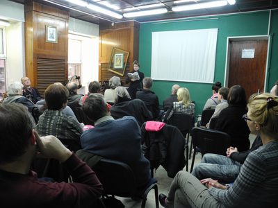 Поэт Екатерина Полянская читает стихи Вадима Дулепова (Екатеринбург) 4. Поэт Екатерина Полянская читает стихи Вадима Дулепова (Екатеринбург).JPG